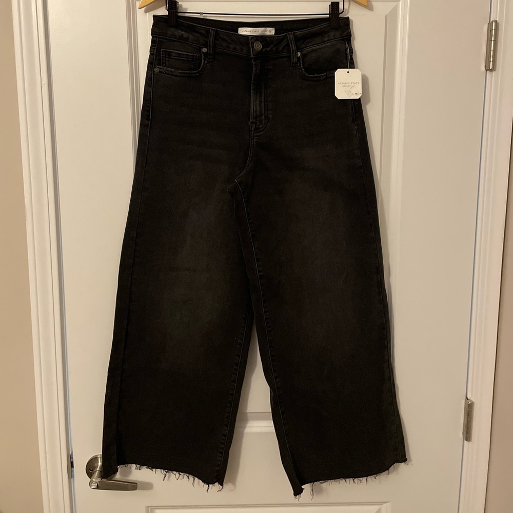 NWT Altar'd State Black Wide Leg Cropped Raw Hem Jeans